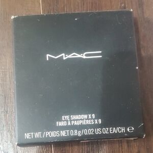 MAC Cosmetics Eyeshadow Palette Burgundy Times 9